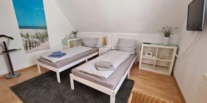 Monteurwohnung - Art der Unterkunft: Ferienwohnung - Schapen - Schlaf- Wohnbereich - Ruhige Wohnung mit großem Balkon