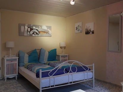 Monteurwohnung - Zimmertyp: Mehrbettzimmer - PLZ 67292 (Deutschland) - Doppelbett auch als Einzelbett möglich. - Zimmer und Ferienwohnungen Spiess