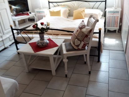 Monteurwohnung - Art der Unterkunft: Gästehaus - Zotzenheim - Doppelbett kann auch einzel genutz werden. - Zimmer und Ferienwohnungen Spiess