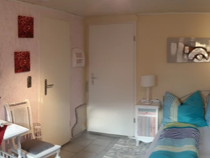 Monteurwohnung - Mauchenheim - Doppelbett kann auch Einzel genutzt werden. - Zimmer und Ferienwohnungen Spiess