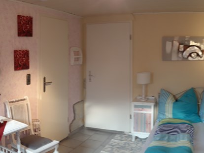 Monteurwohnung - Art der Unterkunft: Gästehaus - Zotzenheim - Doppelbett kann auch Einzel genutzt werden. - Zimmer und Ferienwohnungen Spiess