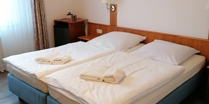 Monteurwohnung - Badezimmer: eigenes Bad - Kalkhorst - Doppelbett / 2 Einzelbetten - Pension Landidylle