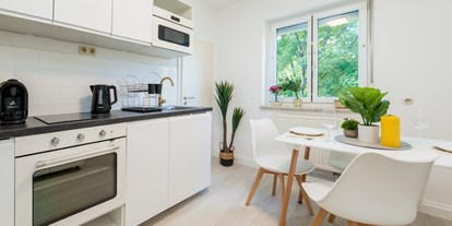 Monteurwohnung - Küche: eigene Küche - Salzburg - Seenland - Helle 70m² 2-Zimmer Wohnung nähe Salzburg