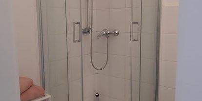 Monteurwohnung - Zimmertyp: Doppelzimmer - PLZ 17509 (Deutschland) - Dusche der Monteurunterkunft Greifswald - Monteurzimmer Greifswald