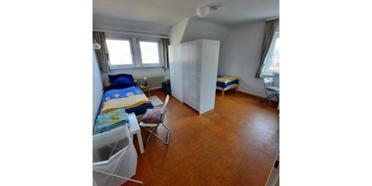 Monteurwohnung - Badezimmer: eigenes Bad - Loßburg Loßburg - Schlafzimmer 2 - Business Apartment Aida, 6 Personen, Einzelbetten