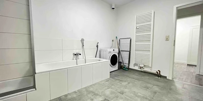 Monteurwohnung - Einzelbetten - PLZ 92245 (Deutschland) - Badezimmer - (SWF111) Komfortable Monteurwohnung / Übergangswohnung 