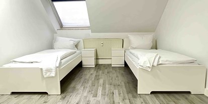 Monteurwohnung - Zimmertyp: Einzelzimmer - Kümmersbruck - Schlafzimmer - (SWF112) Gemütliche Monteurwohnung / Übergangswohnung 