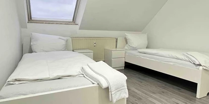 Monteurwohnung - Einzelbetten - PLZ 92245 (Deutschland) - Schlafzimmer - (SWF112) Gemütliche Monteurwohnung / Übergangswohnung 