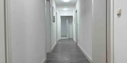 Monteurwohnung - Zimmertyp: Einzelzimmer - Schwarzach bei Nabburg - Flur - (SWF112) Gemütliche Monteurwohnung / Übergangswohnung 