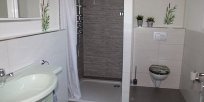 Monteurwohnung - Badezimmer: eigenes Bad - Unstruttal - Bad - Zimmervermietung Hildebrand