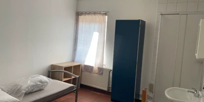Monteurwohnung - Zimmertyp: Mehrbettzimmer - Niedersachsen - Zimmer mit eigener Dusche und Waschbecken  - Monteurunterkunft Lindern 