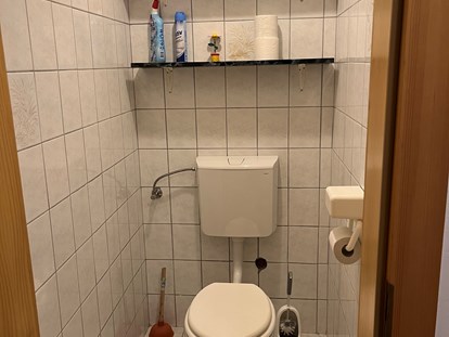 Monteurwohnung - Badezimmer: eigenes Bad - Mitterfeld (Kasten bei Böheimkirchen) - Monteurunterkunft Lekic