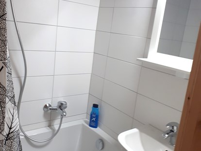 Monteurwohnung - Badezimmer: eigenes Bad - Granschütz - Ferienwohnung Seume