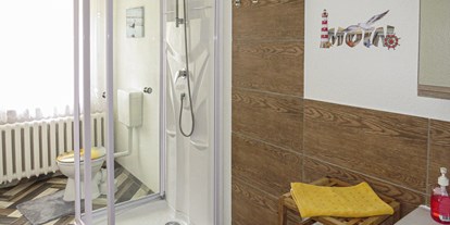 Monteurwohnung - Badezimmer: eigenes Bad - Müllrose - Bad - Ferienwohnung Tischer