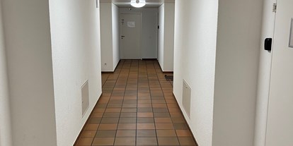 Monteurwohnung - Art der Unterkunft: Gästezimmer - Lengnau BE - HoStel Self Check-In Solothurn