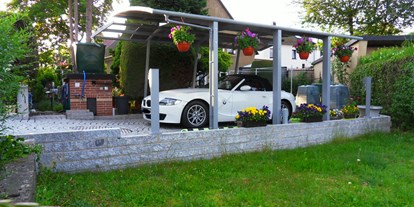 Monteurwohnung - WLAN - Oberlausitz - Parkplatz (Carport) für unsere Gäste - Gästezimmer Zittau