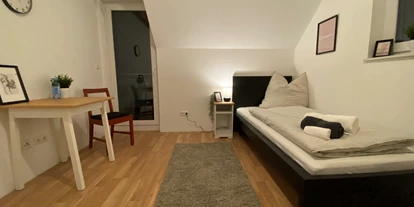 Monteurwohnung - Bettwäsche: Bettwäsche inklusive - PLZ 38106 (Deutschland) - Einzelzimmer mit Balkon - Gästezimmer am Rittergut - hier möchte ich wohnen!
