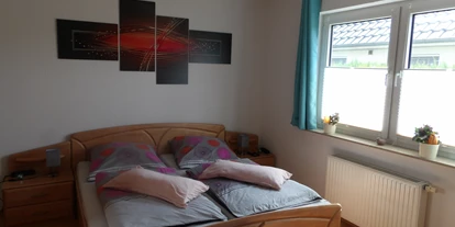 Monteurwohnung - Zimmertyp: Mehrbettzimmer - Niedersachsen - Schlafzimmer 1 EG - Ferienwohnung Vor der Rodau