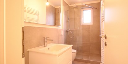 Monteurwohnung - Badezimmer: Gemeinschaftsbad - PLZ 28277 (Deutschland) - Badezimmer - Sanierte 4-Zimmer Monteurwohnung 2-8 Personen 