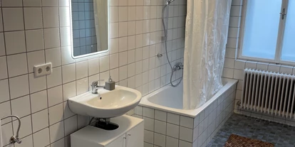 Monteurwohnung - Küche: Küchenmitbenutzung - Franzeneck - Badezimmer - Vorstadt Vöcklabruck