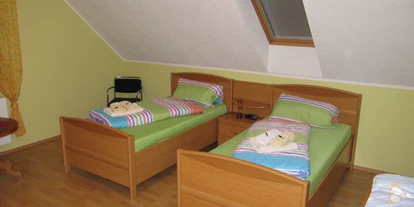 Monteurwohnung - Kühlschrank - Calau - Obergeschoß Schlafzimmer 3 - Ferienhaus 