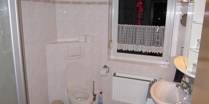 Monteurwohnung - Badezimmer: eigenes Bad - PLZ 03048 (Deutschland) - Dusche - Ferienhaus 