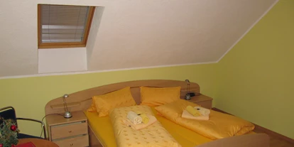 Monteurwohnung - Kühlschrank - Calau - Schlafzimmer 3 obergeschoss - Ferienhaus 