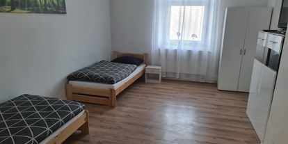 Monteurwohnung - Badezimmer: eigenes Bad - Bühlertal - Monteurzimmer Apartment am Bahnsteig