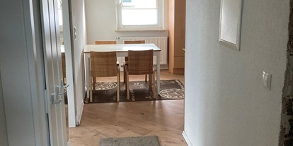 Monteurwohnung - Küche: Gemeinschaftsküche - PLZ 65589 (Deutschland) - Eingang Wohnung Obergeschoss  - Monteurzimmer Monteurwohnung