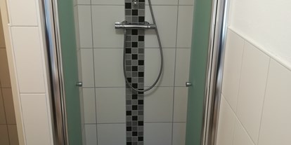 Monteurwohnung - Badezimmer: eigenes Bad - Lasel - Monteurwohnung Kolf