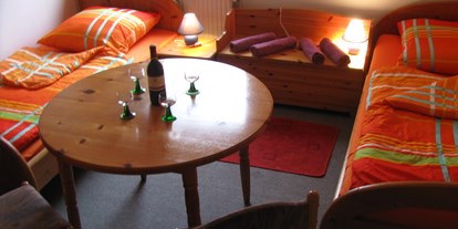 Monteurwohnung - Art der Unterkunft: Gästehaus - Rosenberg (Ostalbkreis) - Zimmer je nach Bedarf von  1 Bett bis Mehrbettzimmer - Monteurzimmer Gut und Günstig Aalen-Heidenheim Hannelore Kinzler 