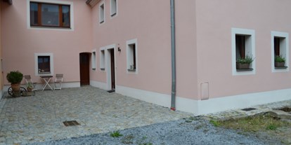 Monteurwohnung - Badezimmer: eigenes Bad - Heidenau (Landkreis Sächsische Schweiz) - im Erdgeschoss befindet sich die Ferienwohnung - FerienwohnungMax 22