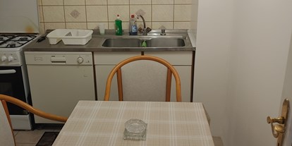 Monteurwohnung - Küche: eigene Küche - Münchendorf - Helles frisch, renoviertes Apartment Schwechat