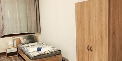 Monteurwohnung - Zimmertyp: Doppelzimmer - Langenhessen - DimitroV Monteurswohnungen - 15 Min nach VW Werk/Zwickau