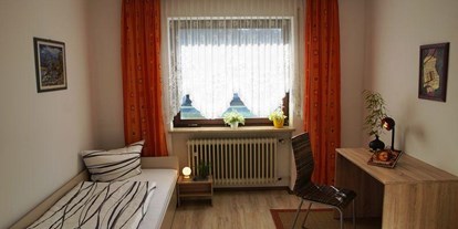 Monteurwohnung - Balkon - Dietfurt an der Altmühl - Schlafzimmer Einzelbetten FeWo 1 - Ferienhaus Göbel
