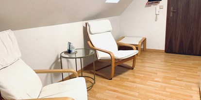 Monteurwohnung - TV - Lauenau - Lounge - Dachnest City Apartment