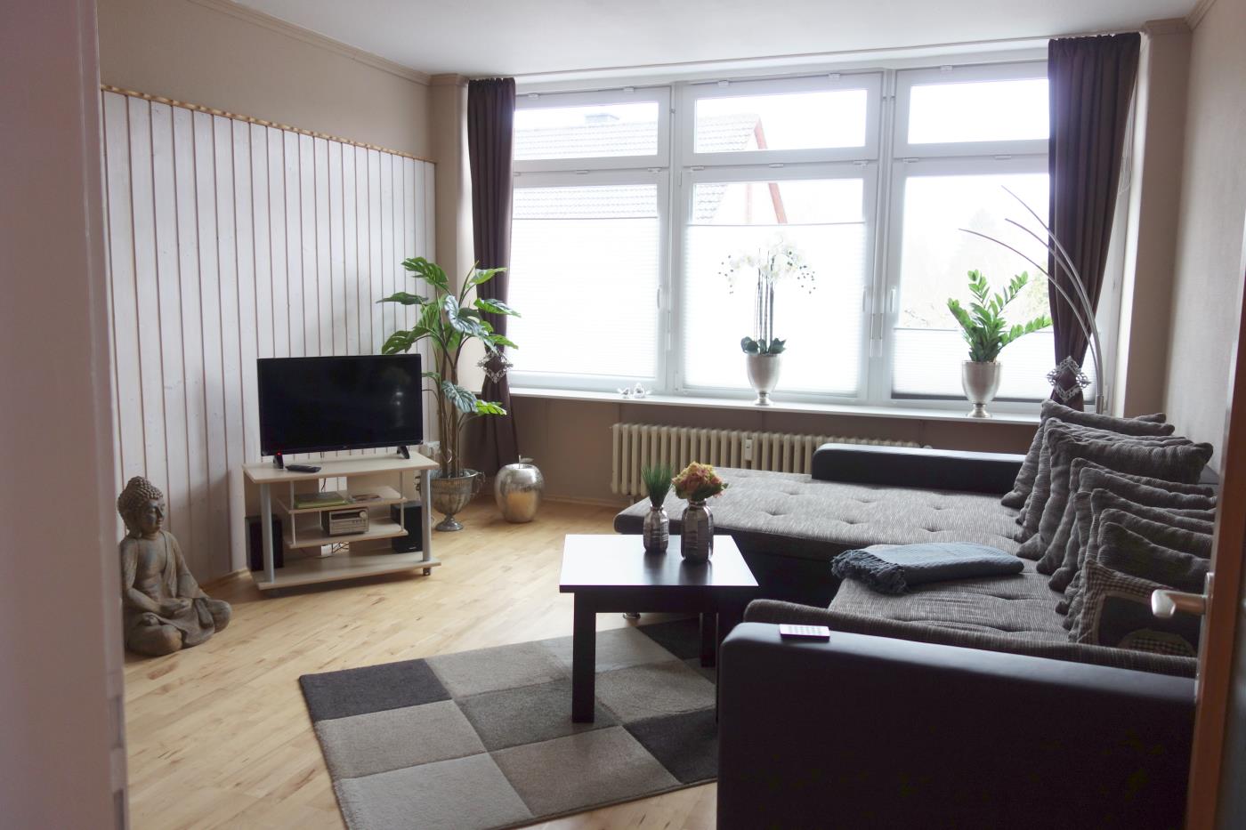 Monteurzimmer - Wohnzimmer - Ferienwohnung/ Monteurzimmer Uslar