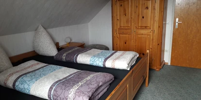 Monteurwohnung - Bettwäsche: Bettwäsche inklusive - Lustenau - Schlafzimmer mit Doppelbett 2x2Meter - Ingrid SCHWARZENBACHER