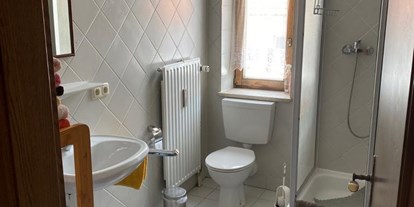 Monteurwohnung - Badezimmer: eigenes Bad - Aßling - Unterkunft Monteurzimmer MTW