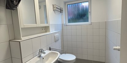 Monteurwohnung - Bettwäsche: keine Bettwäsche - Binnenland - Badezimmer - GLR 64