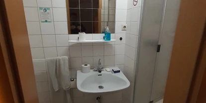 Monteurwohnung - Badezimmer: eigenes Bad - PLZ 76227 (Deutschland) - Sehr schöne Monteurzimmer in Neuenbürg 