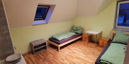 Monteurwohnung - Badezimmer: Gemeinschaftsbad - PLZ 4311 (Österreich) - 1A Zimmervermietung Wagner