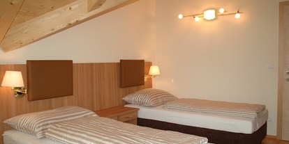 Monteurwohnung - Badezimmer: eigenes Bad - Mattighofen - Schlafzimmer, Betten vorwiegend teilbar - Villa-Wallersee