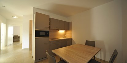 Monteurwohnung - Art der Unterkunft: Apartment - Monteurzimmer Linz - Küche 2 - 90+ Monteurzimmer in Linz, Einzelbetten, Parkplätze, WIFI, Küchen