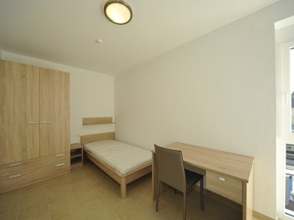 Monteurwohnung - Zimmertyp: Doppelzimmer - Monteurzimmer Linz - Zimmer - 90+ Monteurzimmer in Linz, Einzelbetten, Parkplätze, WIFI, Küchen