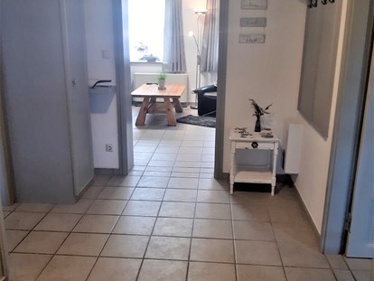 Monteurwohnung - Küche: eigene Küche - Region Schwerin - Eingangsbereich - Fewozie