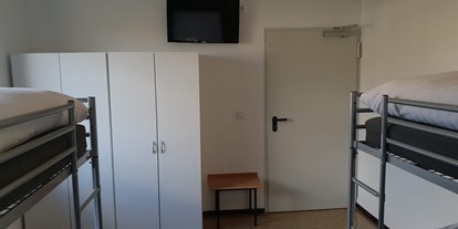 Monteurwohnung - Zimmertyp: Einzelzimmer - Gräfenberg - TV
Kleiderschrank  - Ahmet Cavus