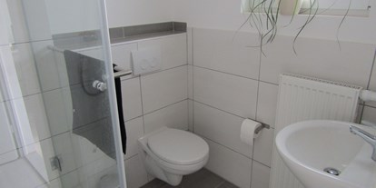 Monteurwohnung - Badezimmer: eigenes Bad - Schwegenheim - Badezimmer - Ferienwohnung Südpfalz