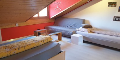 Monteurwohnung - Zimmertyp: Mehrbettzimmer - Lengnau BE - 2 Bettzimmer Woodstock - Guesthouse Claudia