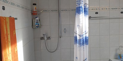 Monteurwohnung - Badezimmer: Gemeinschaftsbad - Messen - Guesthouse Claudia